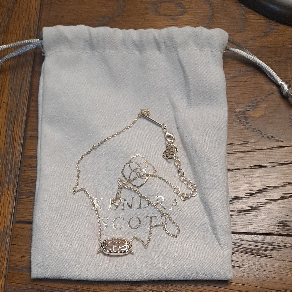 Kendra Scott Gold Filigree Pendant Necklace